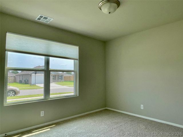 8501 E 162nd Street S, Bixby, OK 74008