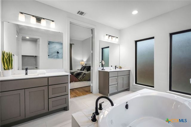 634 Meade Street, New Braunfels, TX 78132