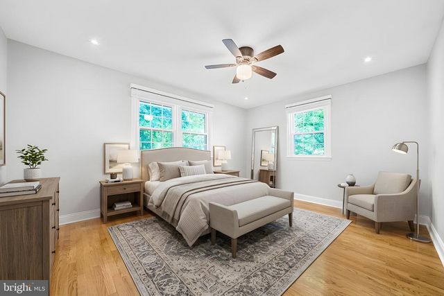 14711 CARLBERN DR, Centreville, VA 20120