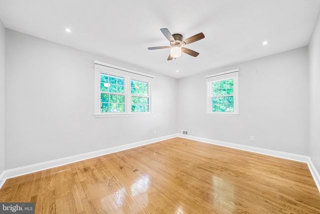 14711 CARLBERN DR, Centreville, VA 20120
