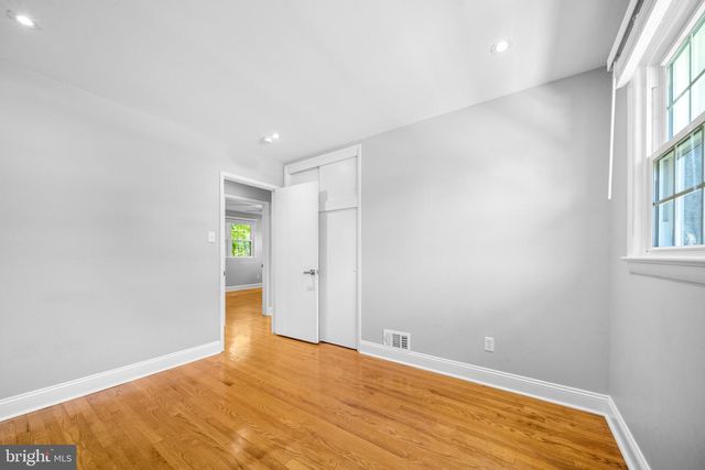 14711 CARLBERN DR, Centreville, VA 20120