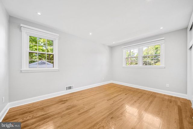 14711 CARLBERN DR, Centreville, VA 20120