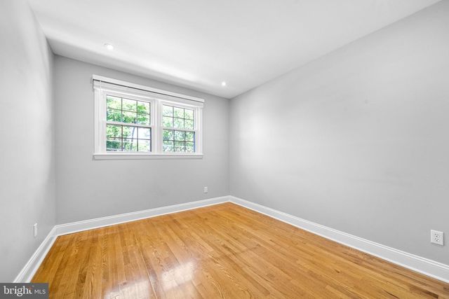 14711 CARLBERN DR, Centreville, VA 20120
