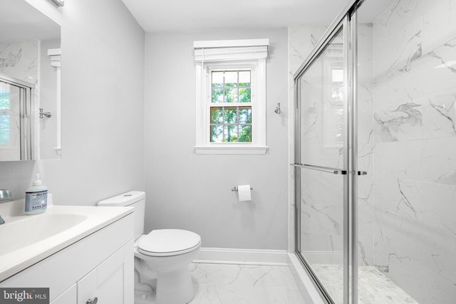 14711 CARLBERN DR, Centreville, VA 20120