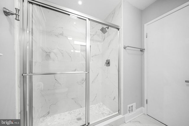 14711 CARLBERN DR, Centreville, VA 20120