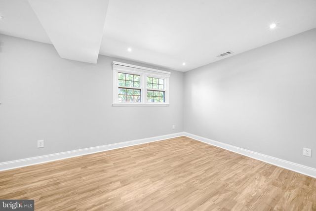 14711 CARLBERN DR, Centreville, VA 20120