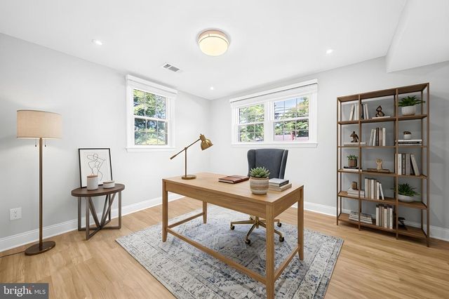 14711 CARLBERN DR, Centreville, VA 20120