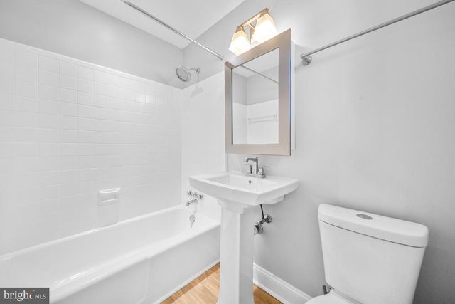 14711 CARLBERN DR, Centreville, VA 20120