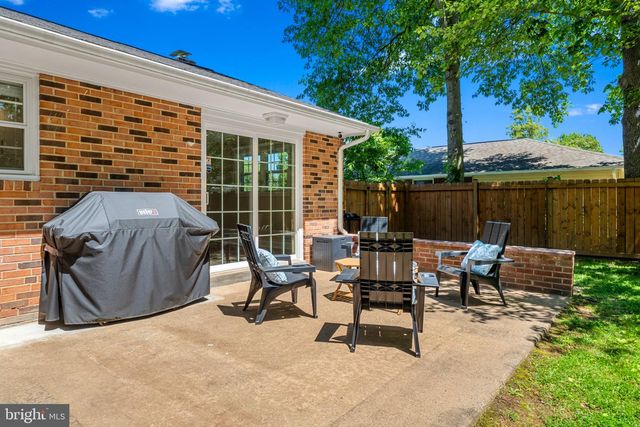 14711 CARLBERN DR, Centreville, VA 20120
