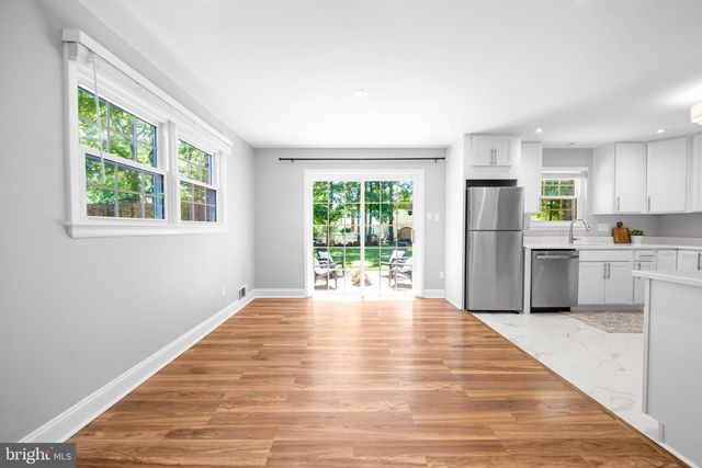 14711 CARLBERN DR, Centreville, VA 20120