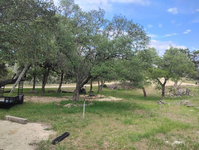 750 Oak MDWS, San Marcos, TX 78666
