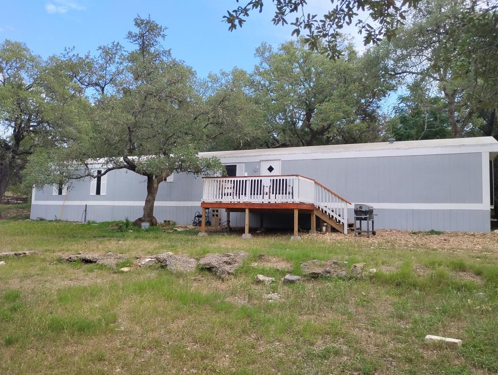 750 Oak MDWS, San Marcos, TX 78666