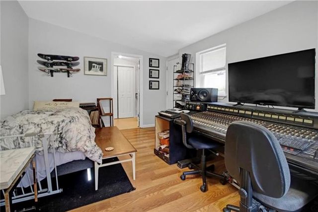 1329 Plaza SW Avenue, Atlanta, GA 30310