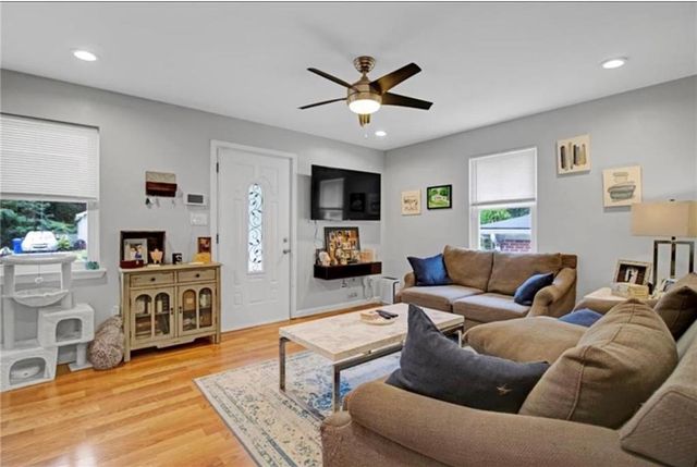 1329 Plaza SW Avenue, Atlanta, GA 30310