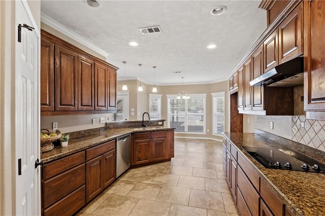 22 Golfview Drive, Hilltop Lakes, TX 77871