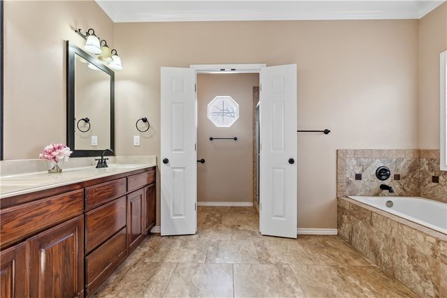 22 Golfview Drive, Hilltop Lakes, TX 77871