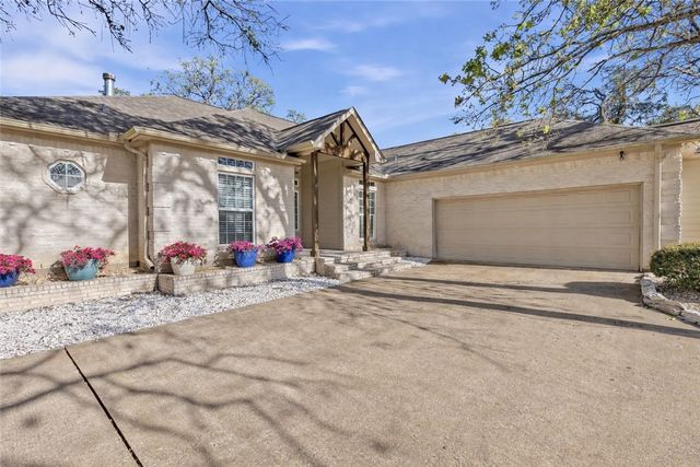 22 Golfview Drive, Hilltop Lakes, TX 77871
