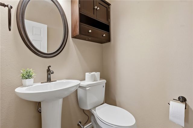 22 Golfview Drive, Hilltop Lakes, TX 77871