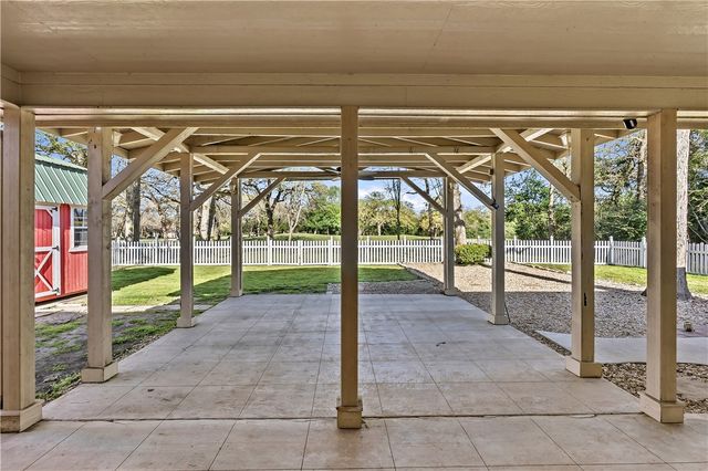 22 Golfview Drive, Hilltop Lakes, TX 77871