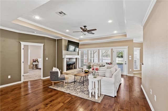 22 Golfview Drive, Hilltop Lakes, TX 77871