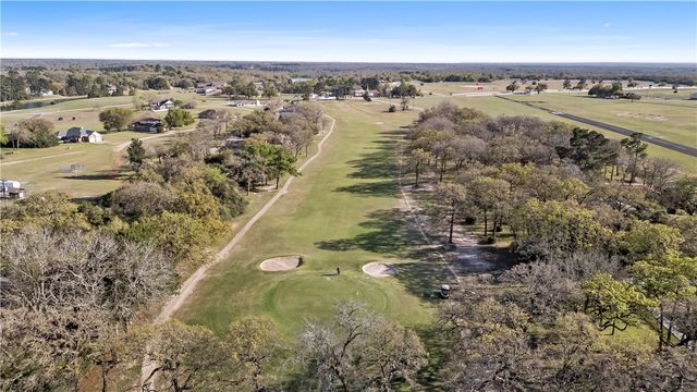 22 Golfview Drive, Hilltop Lakes, TX 77871