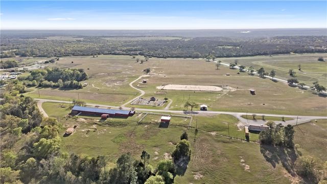 22 Golfview Drive, Hilltop Lakes, TX 77871