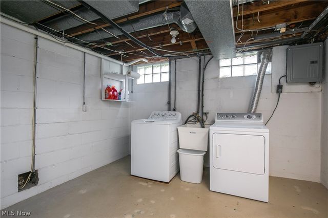 1006 Marquardt Avenue NW, North Canton, OH 44720