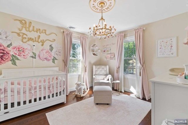 158 Washington Place, Hasbrouck Heights, NJ 07604
