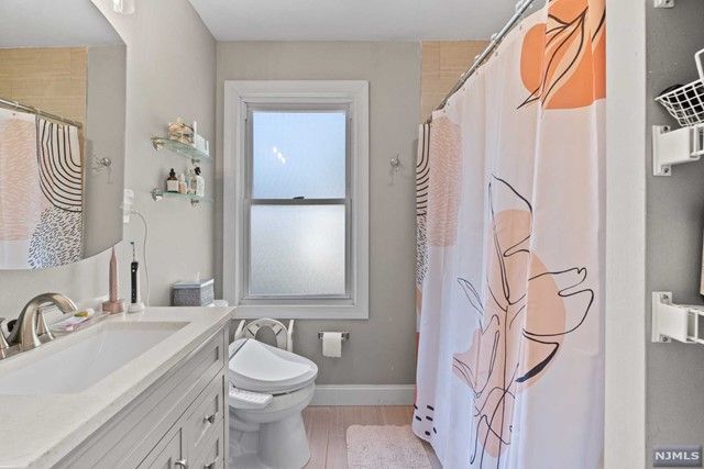 158 Washington Place, Hasbrouck Heights, NJ 07604