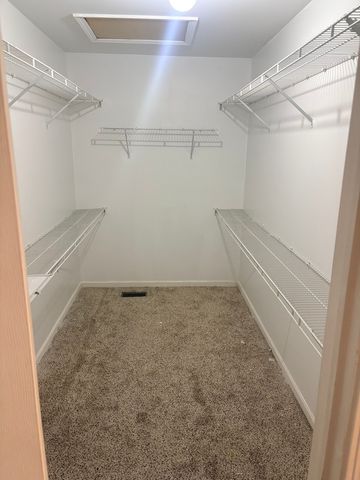 610 Daisy Lane, Roselle, IL 60172