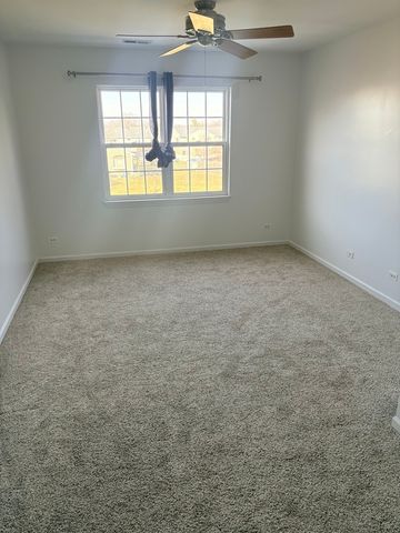 610 Daisy Lane, Roselle, IL 60172