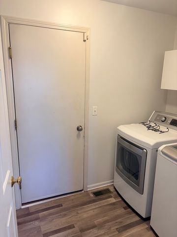 610 Daisy Lane, Roselle, IL 60172