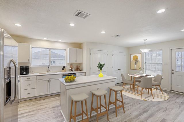 113 Silver Lace LN, Round Rock, TX 78664