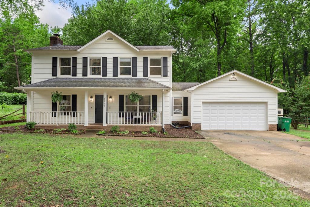 8727 Hornwood Court, Charlotte, NC 28215