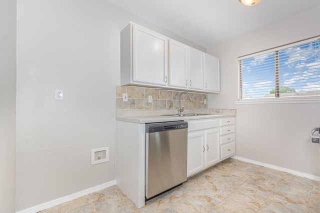 5549 Ragan Drive, The Colony, TX 75056