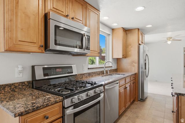 3006 W ROBINWOOD DR, Taylorsville, UT 84129