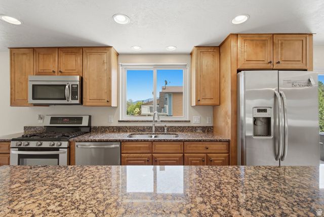3006 W ROBINWOOD DR, Taylorsville, UT 84129