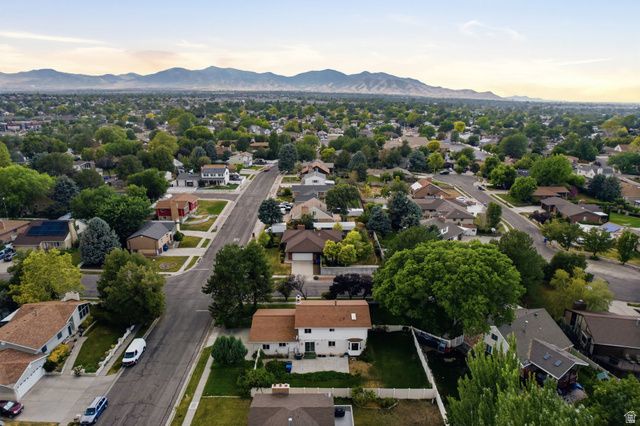 3006 W ROBINWOOD DR, Taylorsville, UT 84129