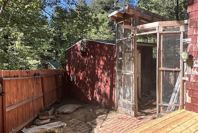 31979 Encina, Running Springs, CA 92382