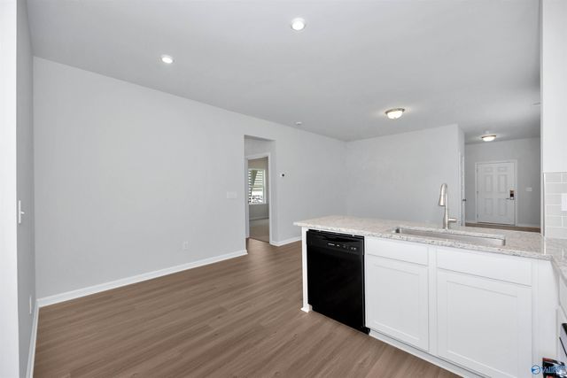 7209 Fox Glen Circle SE, Owens Cross Roads, AL 35763