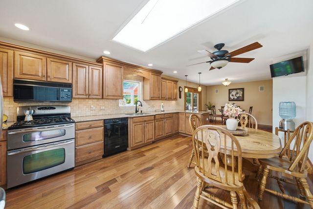 20W545 Moreland Avenue, Addison, IL 60101