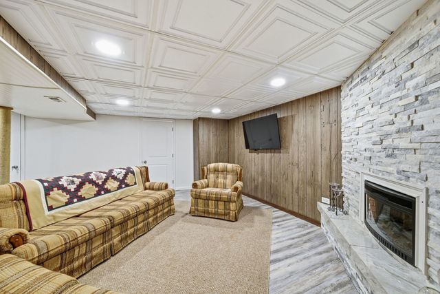 20W545 Moreland Avenue, Addison, IL 60101
