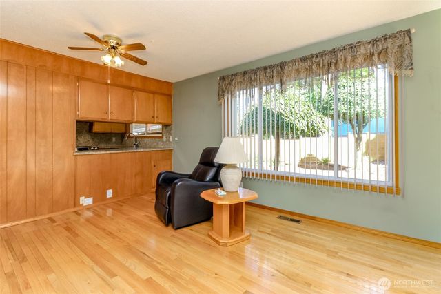 30208 27th Avenue S, Federal Way, WA 98003