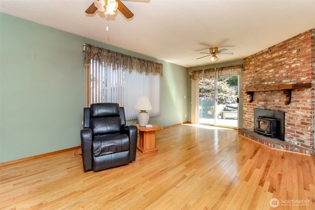 30208 27th Avenue S, Federal Way, WA 98003