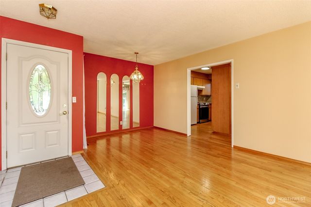 30208 27th Avenue S, Federal Way, WA 98003