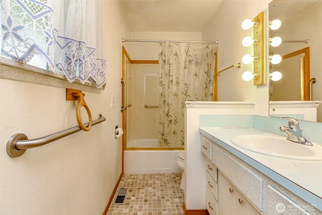 30208 27th Avenue S, Federal Way, WA 98003