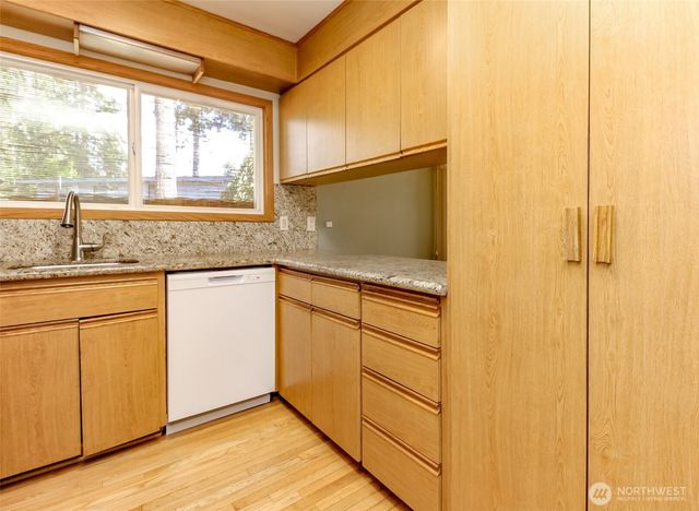 30208 27th Avenue S, Federal Way, WA 98003