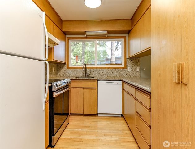 30208 27th Avenue S, Federal Way, WA 98003