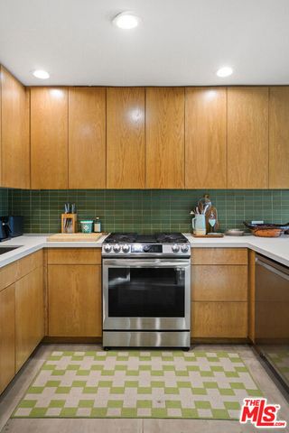 3488 Rosewood Avenue, Los Angeles, CA 90066