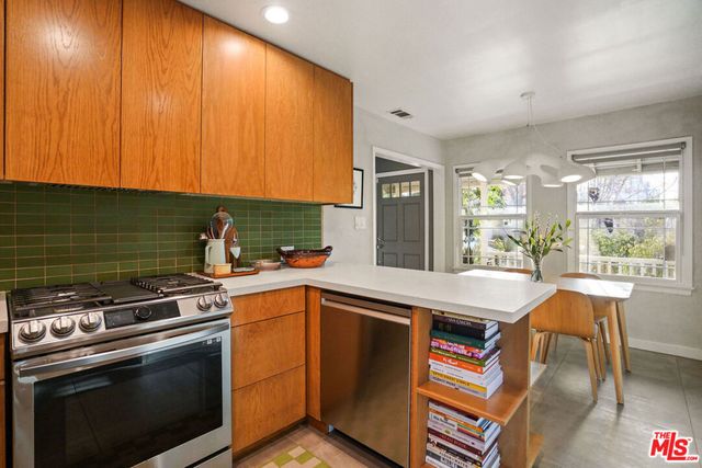 3488 Rosewood Avenue, Los Angeles, CA 90066